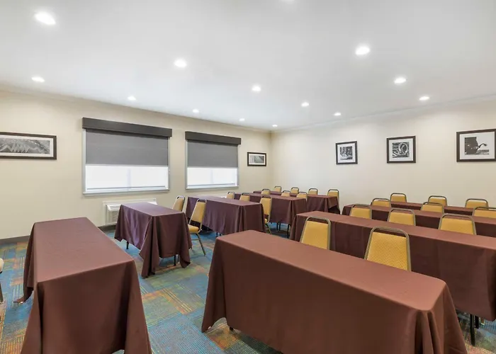 Best Western Plus Lake Worth