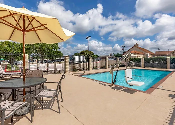 Best Western Plus Lake Worth