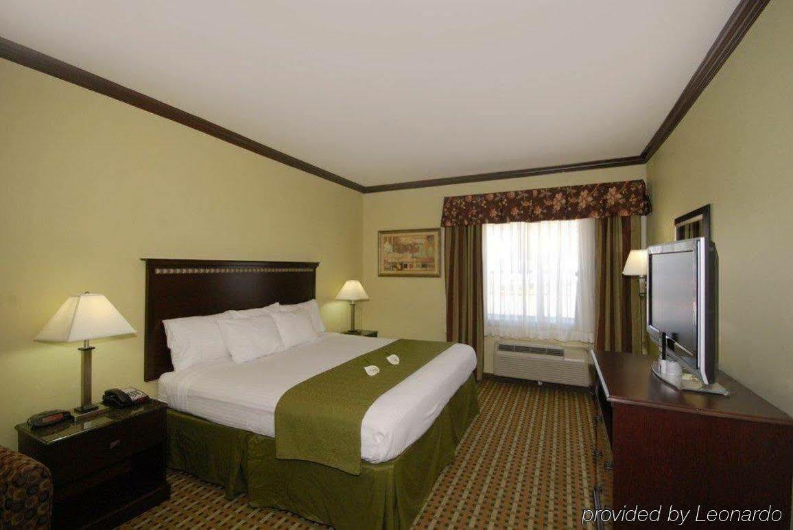 Western Worth 3* Lake Worth